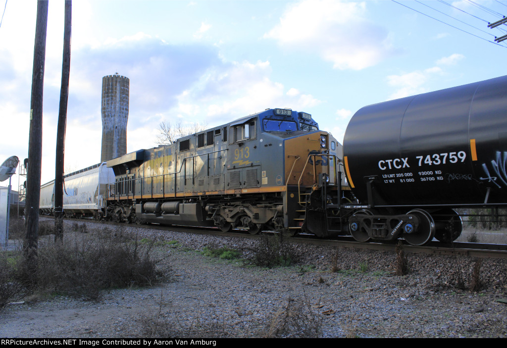 CSXT M648 Mid Train DP